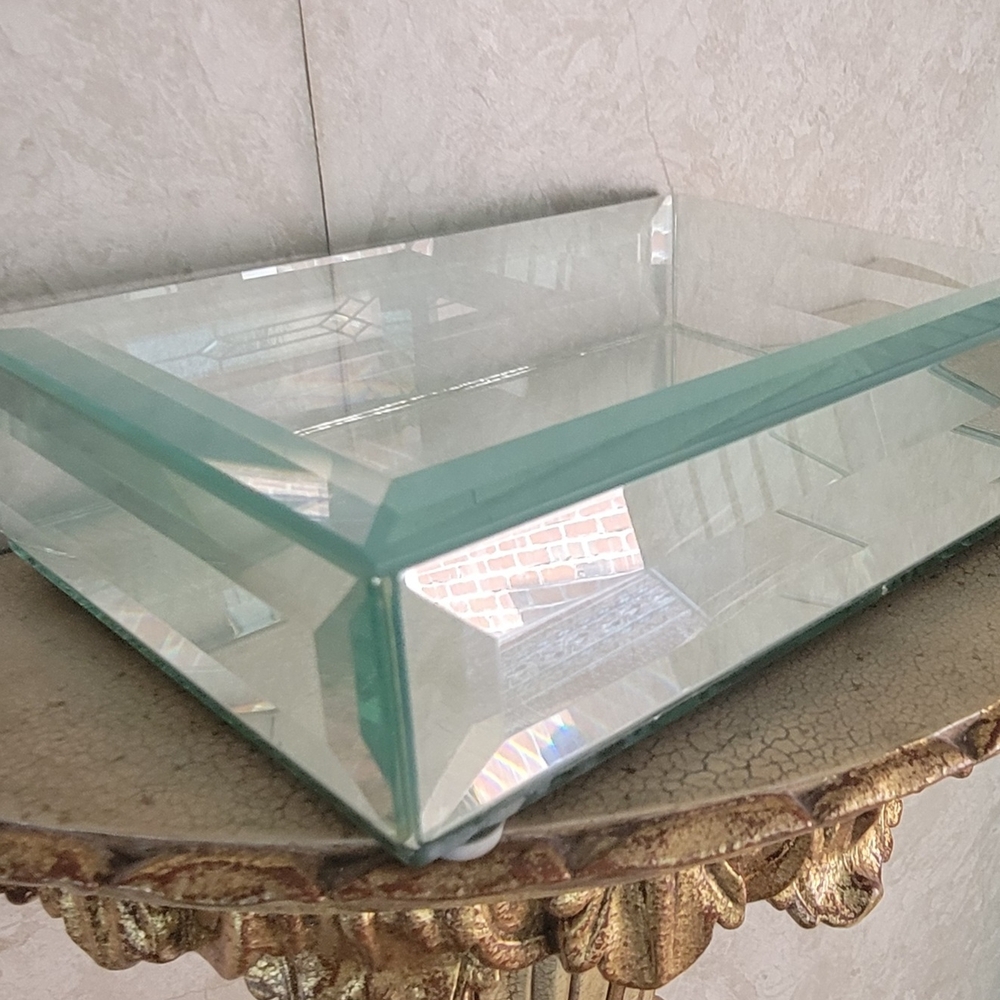 Glass Display Box - Picture 2 of 6